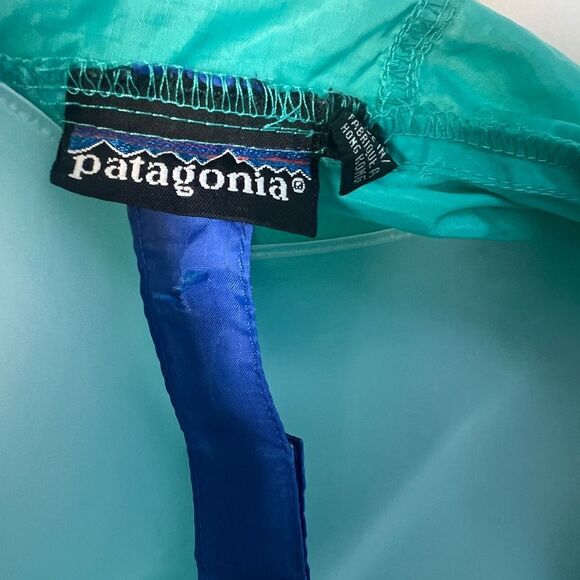 Vintage Patagonia Teal and Blue Kangaroo Pocket Windbreaker - Picture 12 of 14